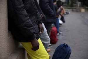 Paris: Dire Situation for Migrant Adolescents Arriving Alone