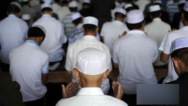 Uyghur Muslims observing the Ramadan