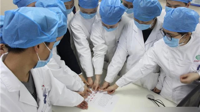 State media continuously reported about medical workers who willingly went “to support Wuhan.”