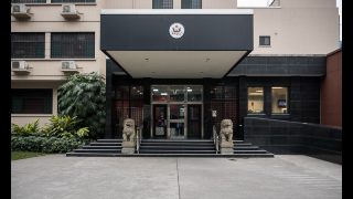 China Shutters US Consulate in Chengdu in Retaliation for Houston