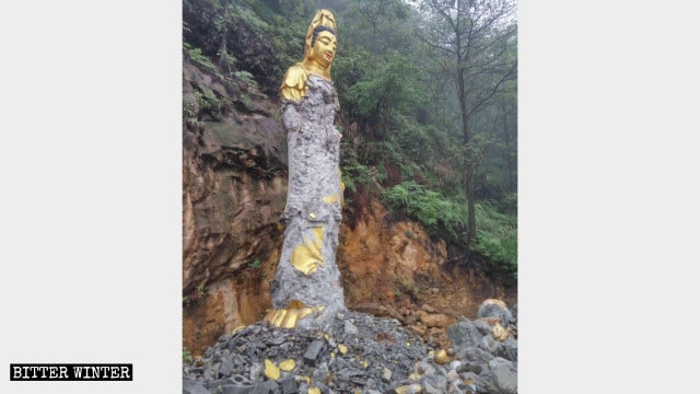 The outdoor Guanyin statue in the Baixiang Temple was demolished.